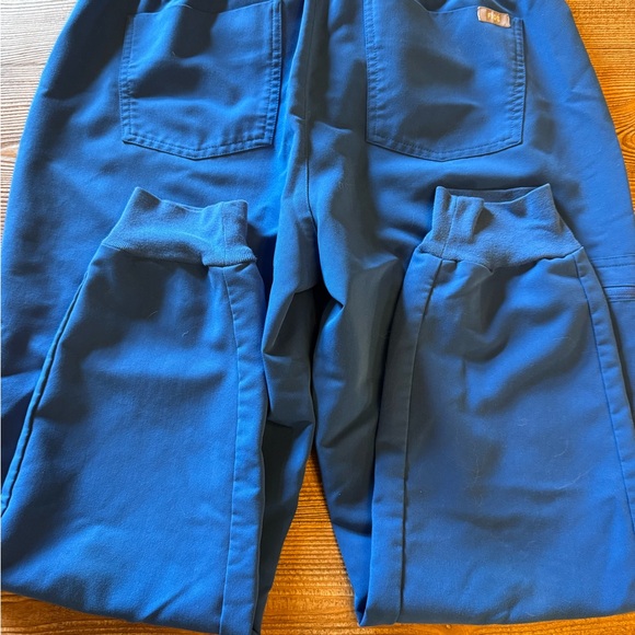 Figs high waisted zamora joggers. Royal blue. Medium petite. - Picture 4 of 4